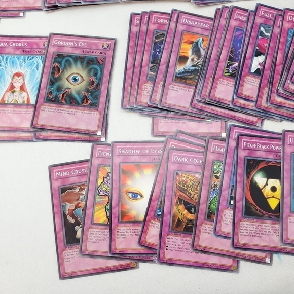 Konami Yu-Gi-Oh Trading Cards Trap Card Lot Of 190 Cards + Collectible Tin 1996 - Picture 4 of 14